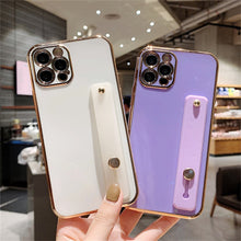 將圖片載入圖庫檢視器 Wrist Strap Plating Phone Case For Samsung Galaxy S22 S21 S20 FE S10 S8 S9 Note 8 9 10 20 Ultra Plus Lite Silicone Soft Cover